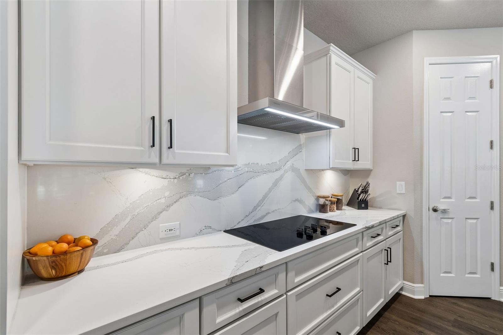 LAKESHORE OAKS SUB - Residential