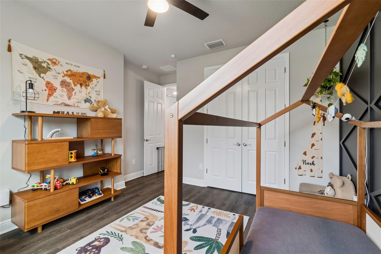 LAKESHORE OAKS SUB - Residential