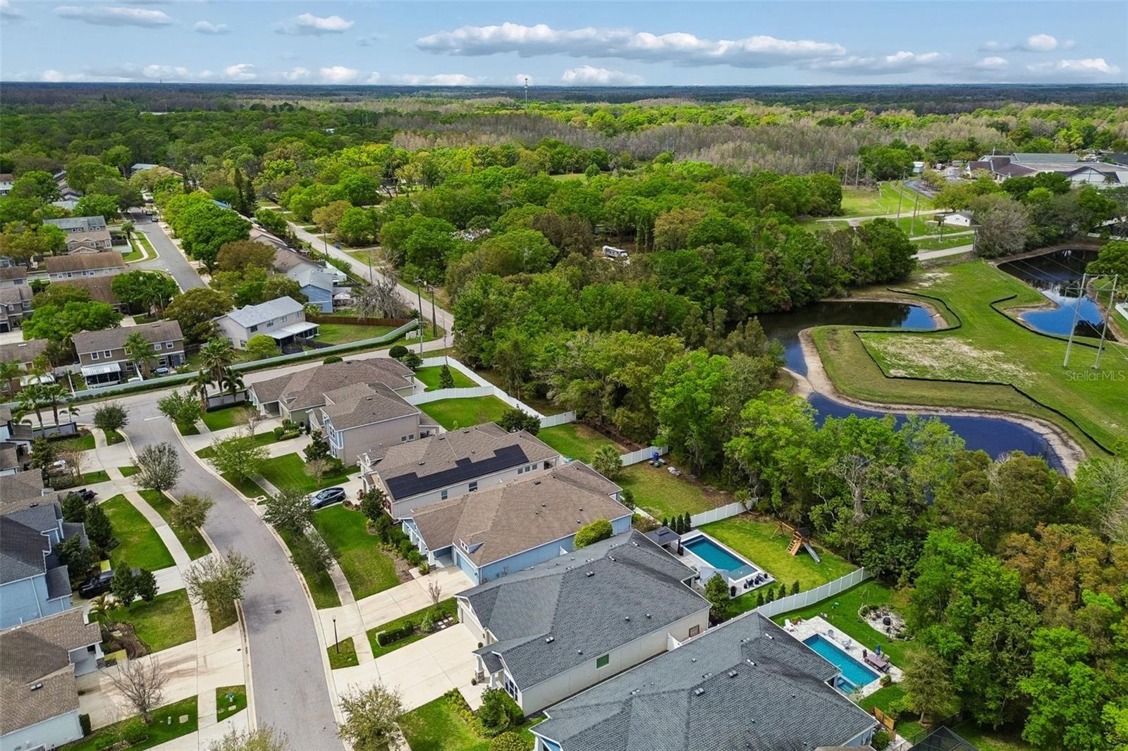 LAKESHORE OAKS SUB - Residential