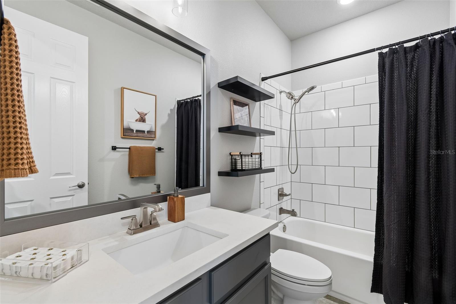 LAKESHORE OAKS SUB - Residential