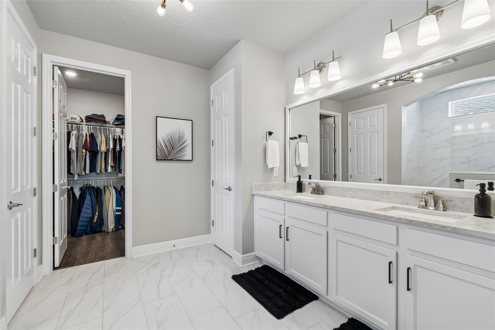 LAKESHORE OAKS SUB - Residential