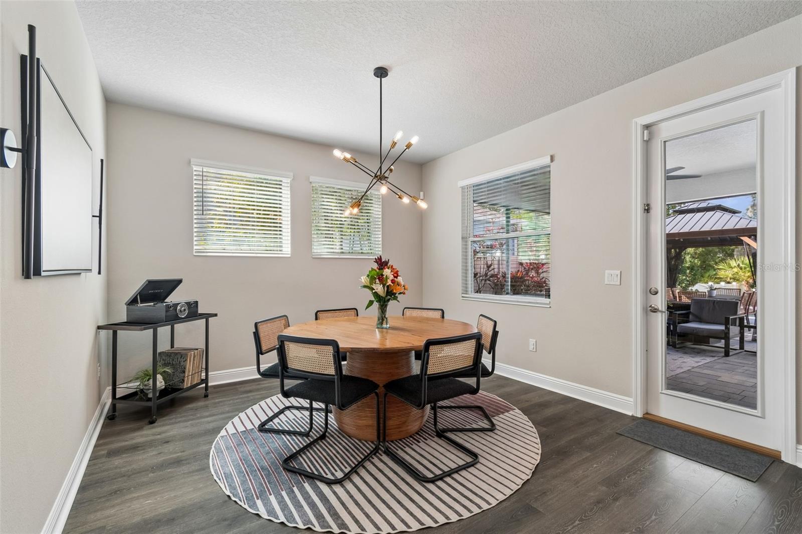 LAKESHORE OAKS SUB - Residential