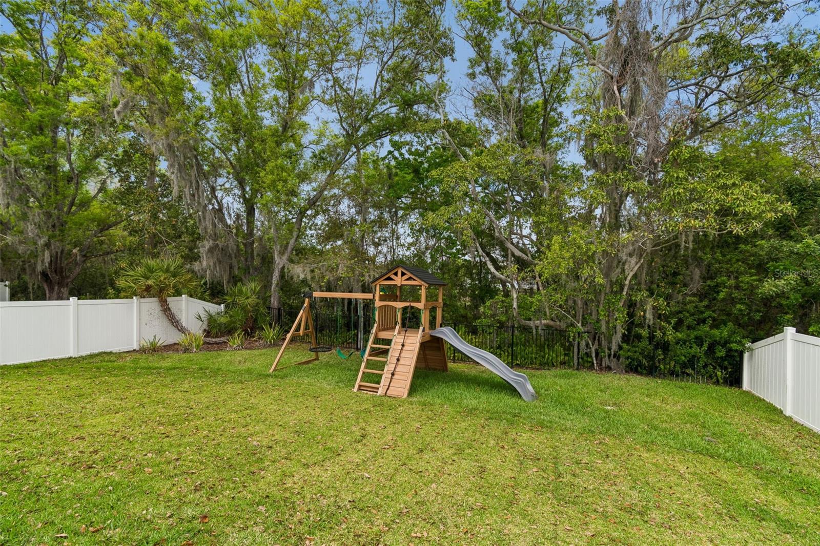 LAKESHORE OAKS SUB - Residential