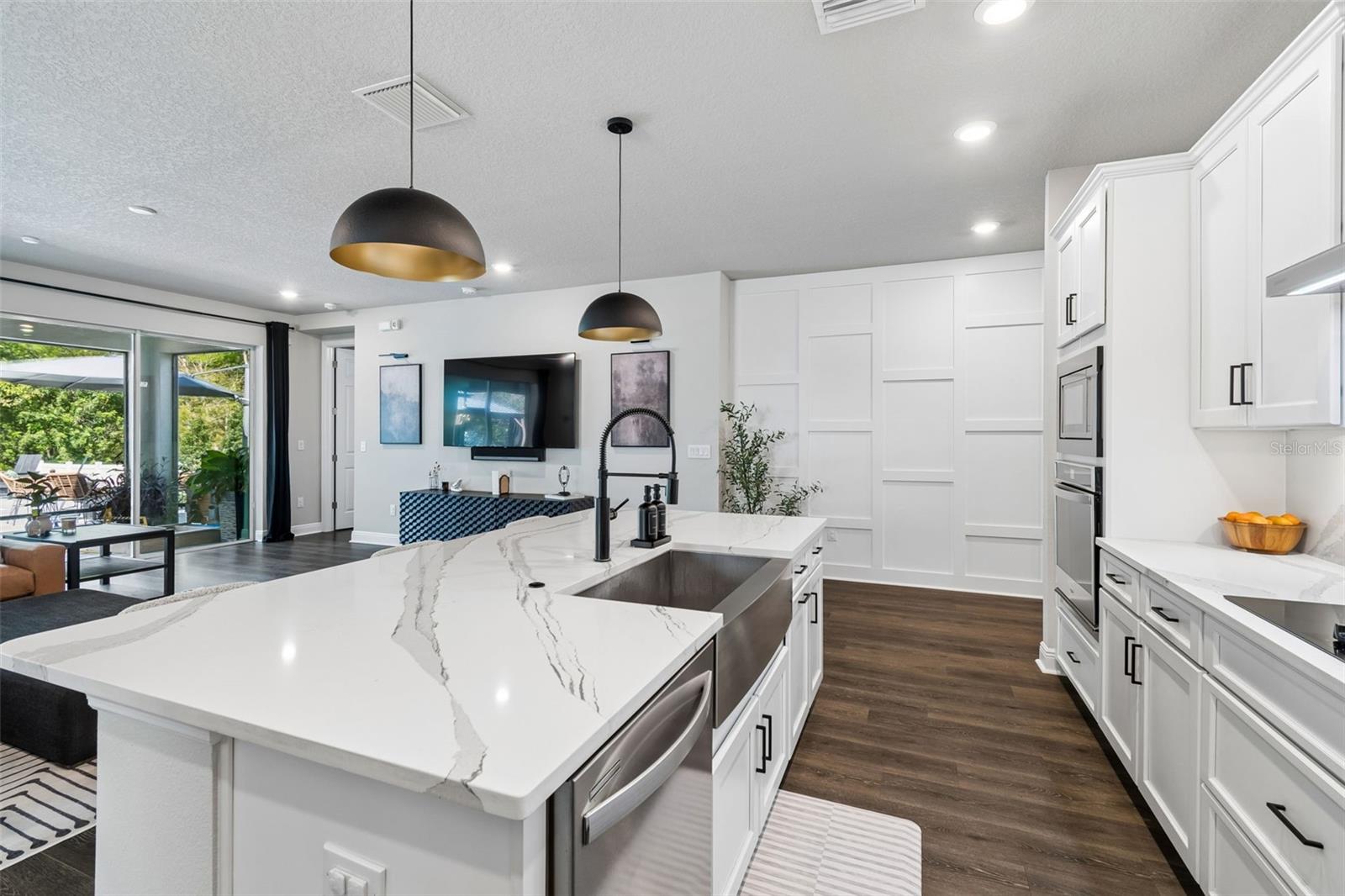 LAKESHORE OAKS SUB - Residential