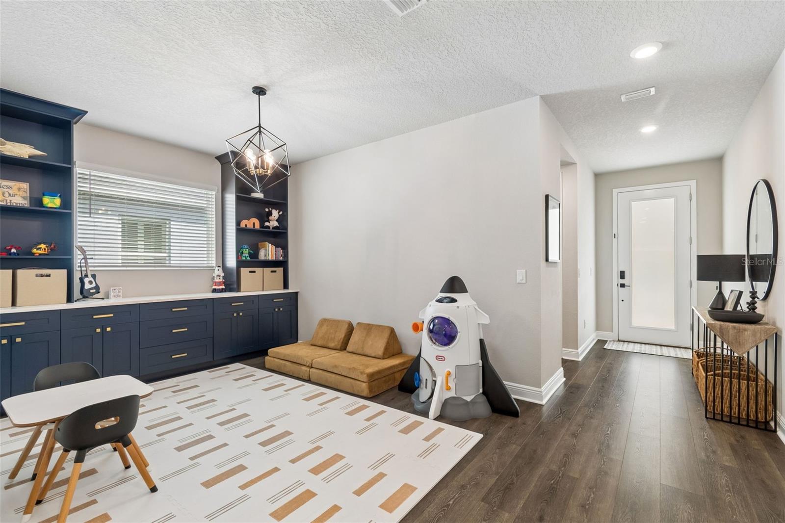 LAKESHORE OAKS SUB - Residential