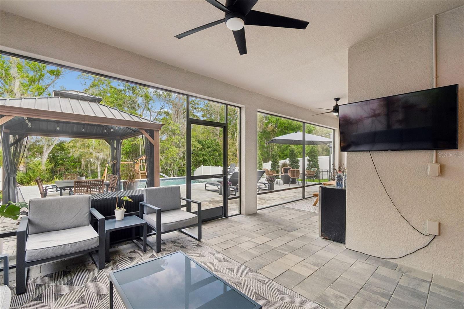 LAKESHORE OAKS SUB - Residential