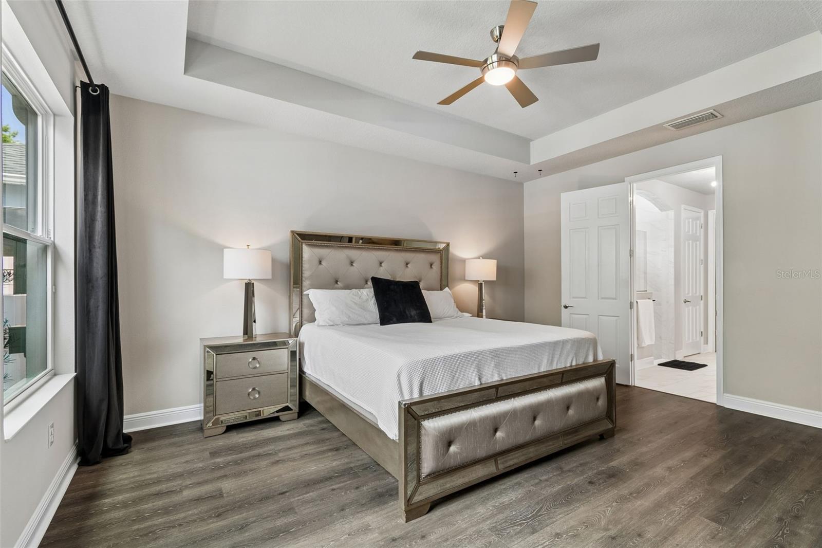 LAKESHORE OAKS SUB - Residential