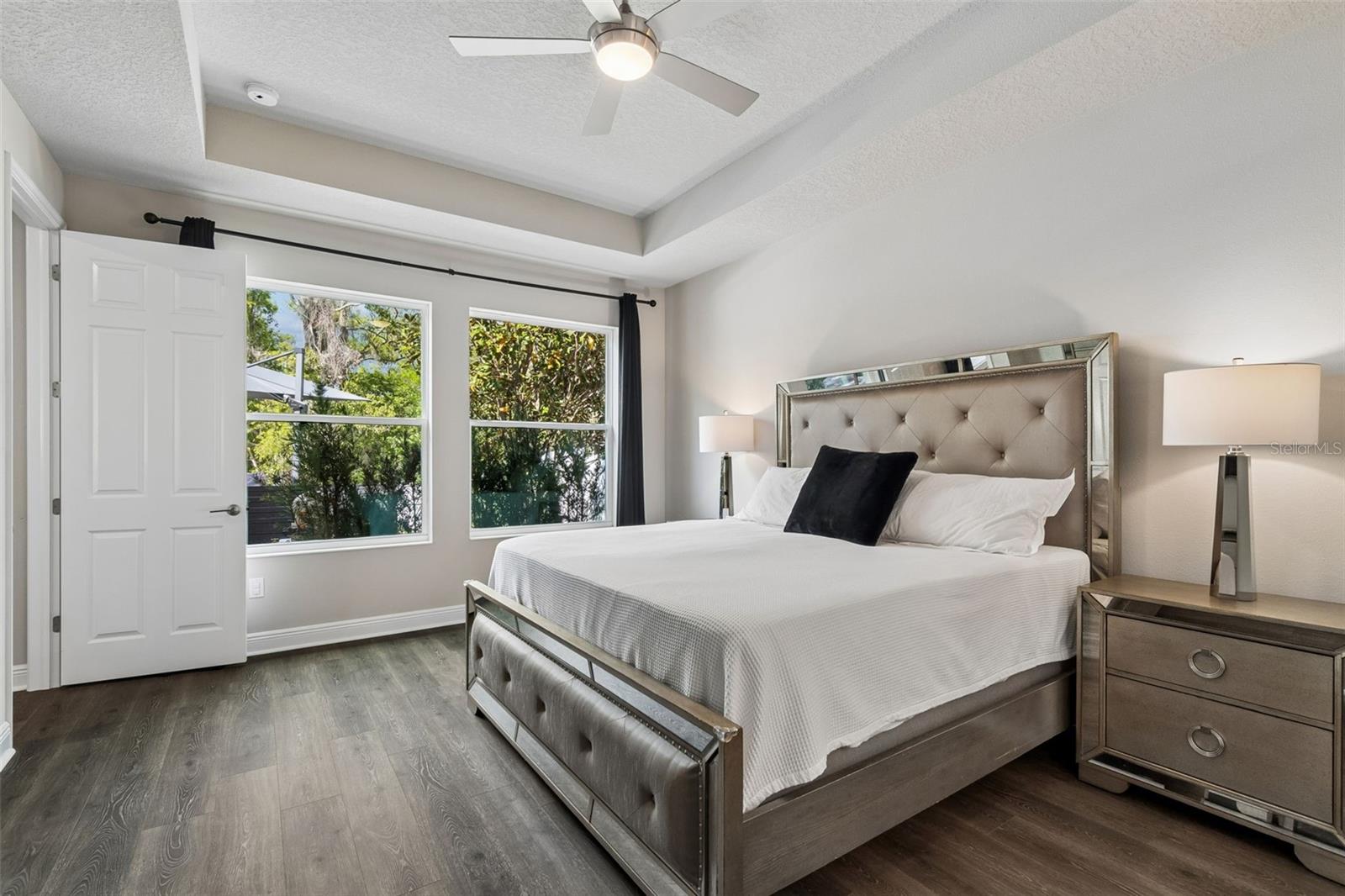 LAKESHORE OAKS SUB - Residential