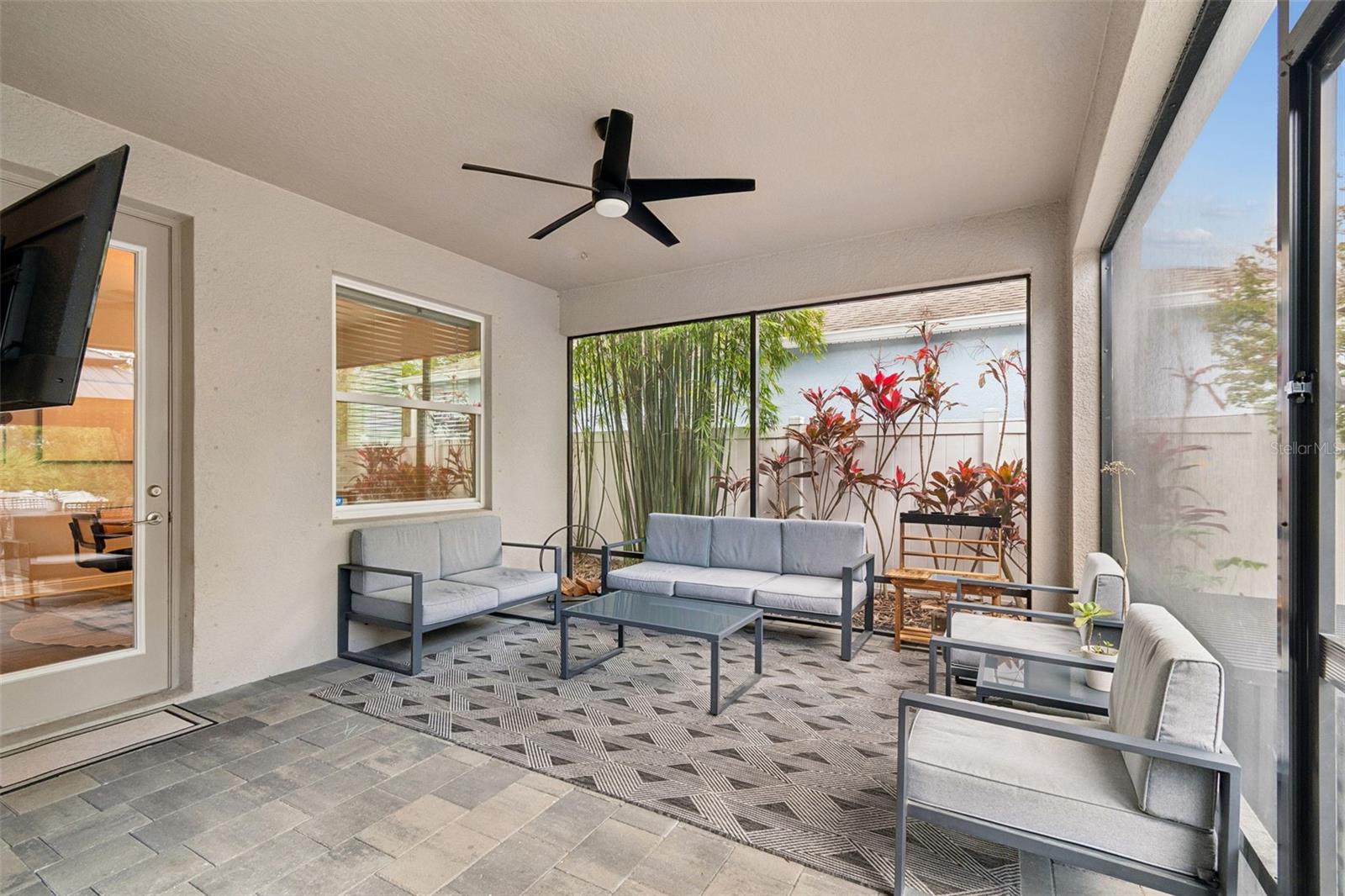 LAKESHORE OAKS SUB - Residential