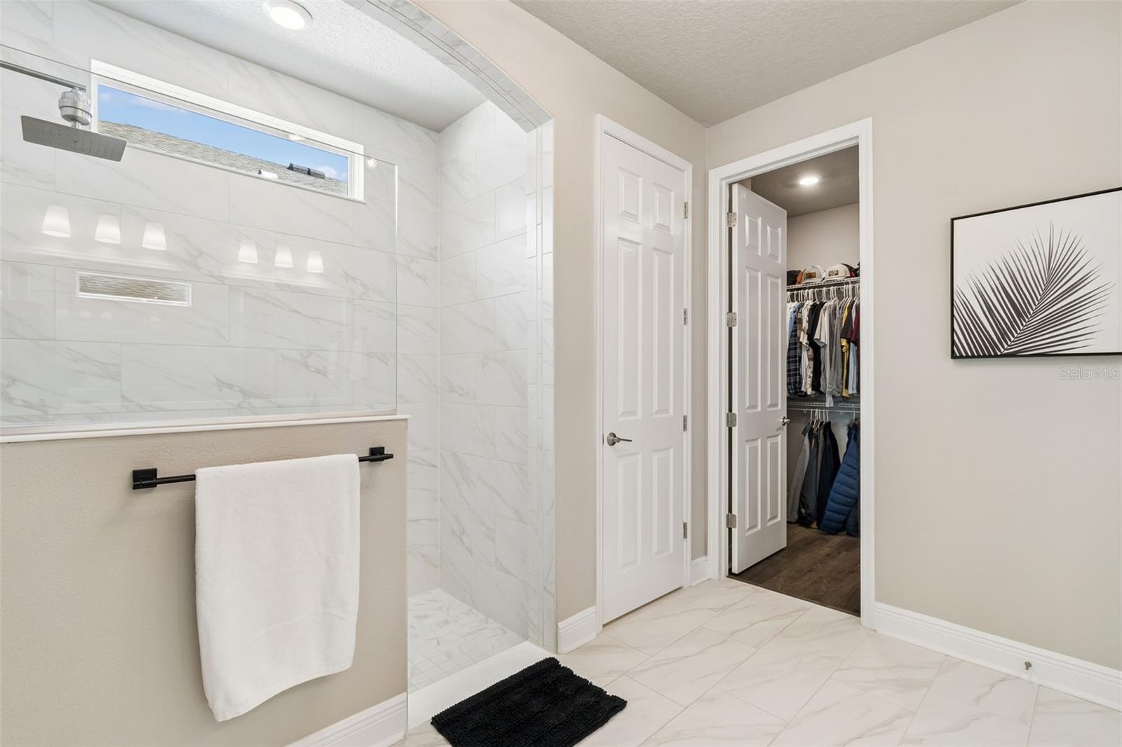 LAKESHORE OAKS SUB - Residential