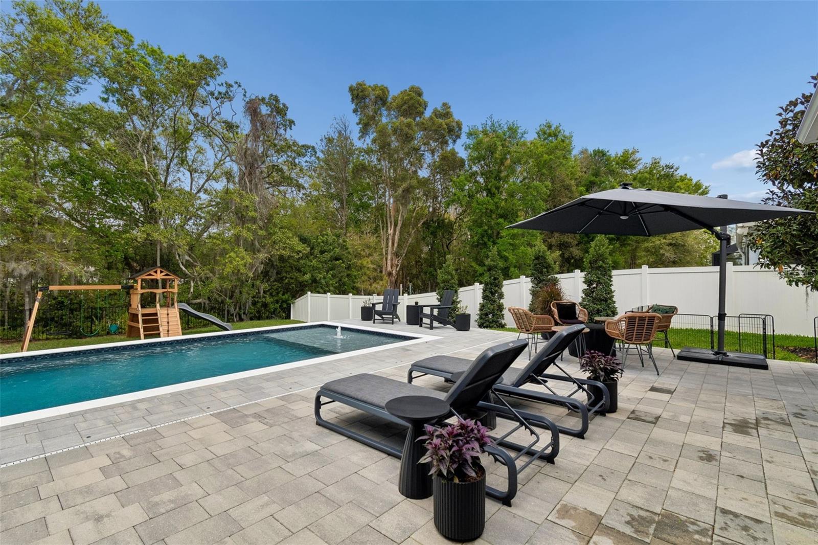 LAKESHORE OAKS SUB - Residential