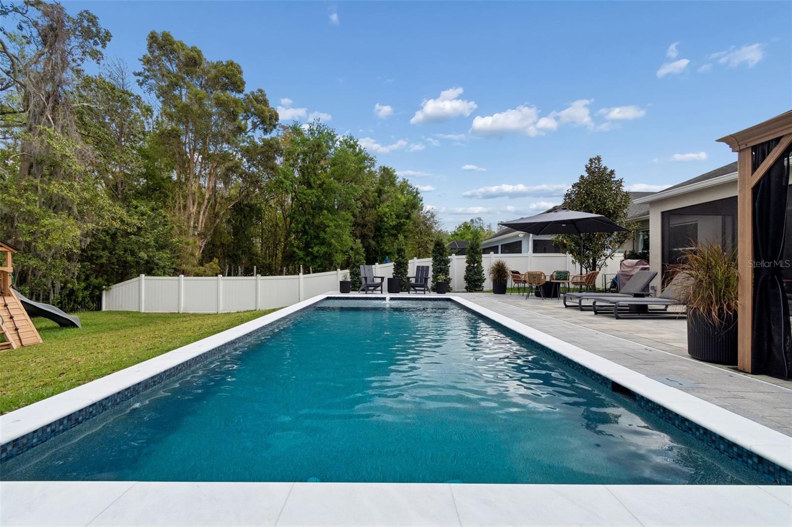 LAKESHORE OAKS SUB - Residential