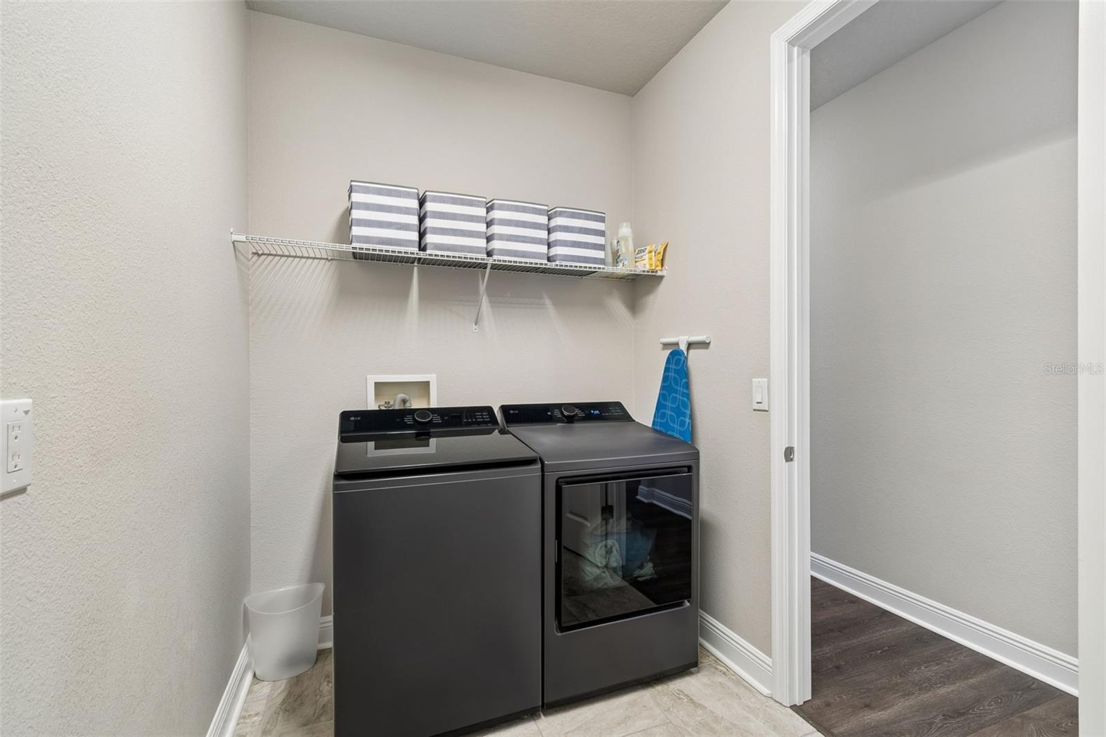 LAKESHORE OAKS SUB - Residential