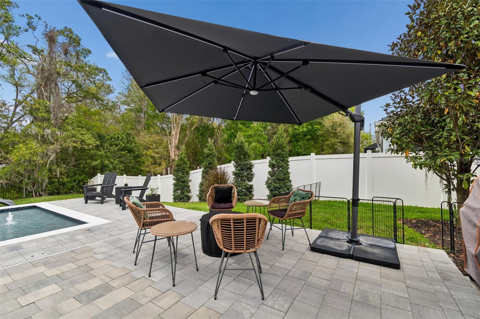 LAKESHORE OAKS SUB - Residential