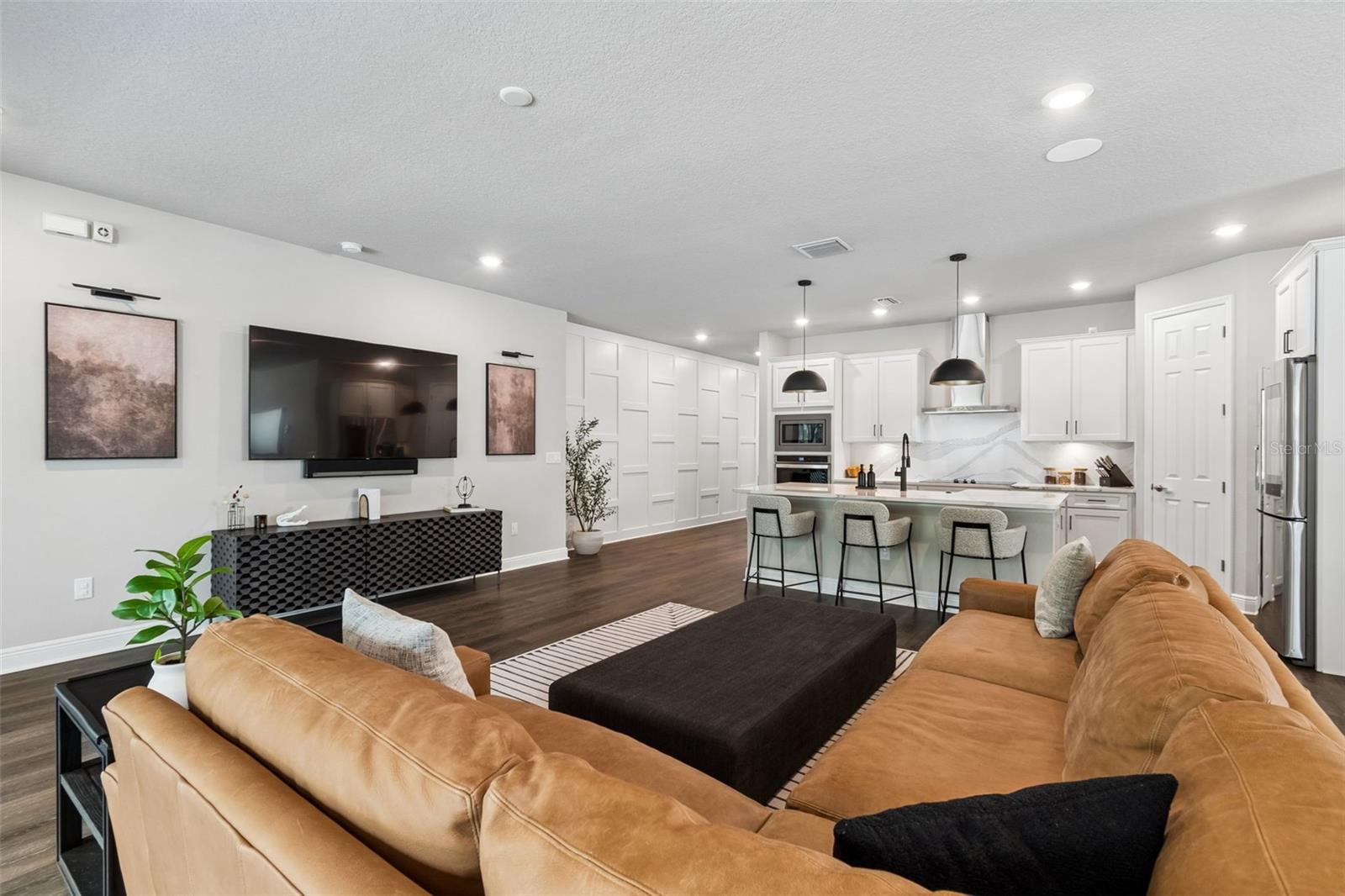 LAKESHORE OAKS SUB - Residential