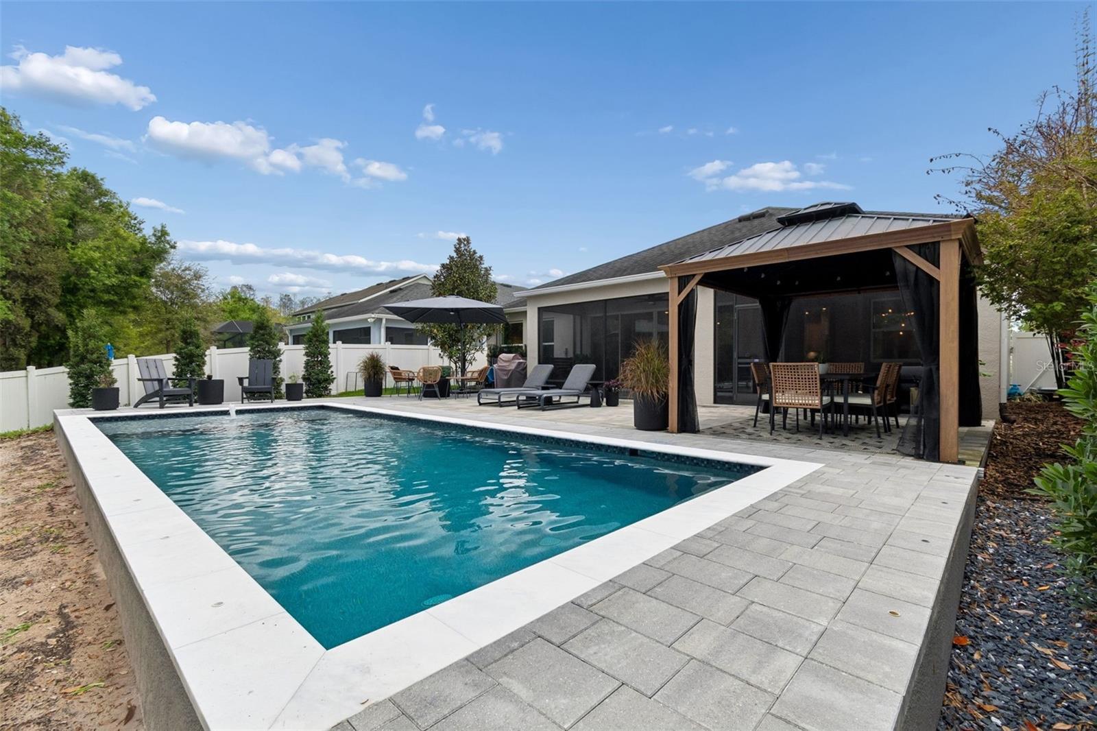 LAKESHORE OAKS SUB - Residential