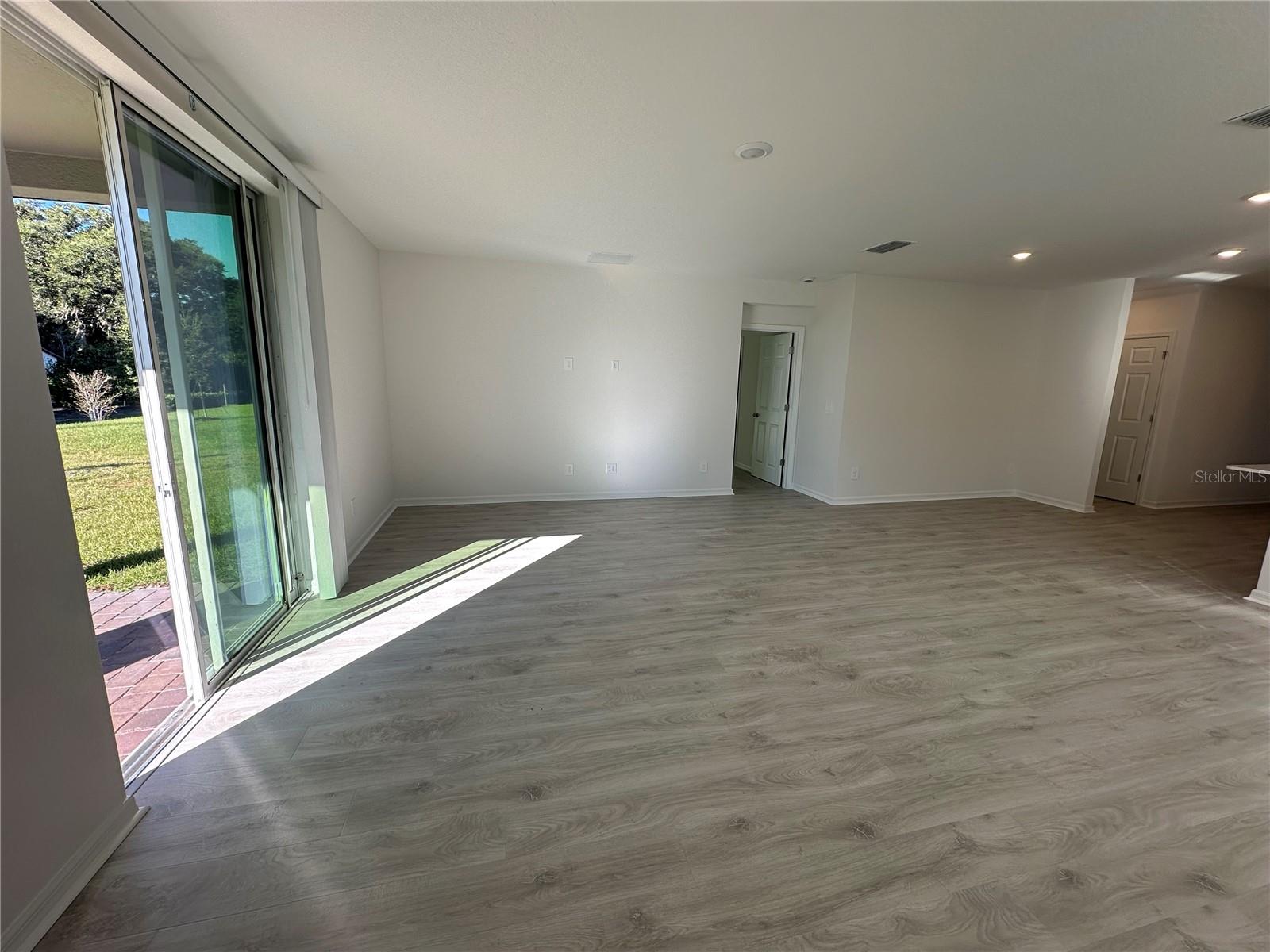 TWIN LAKES PH 7A - Residential Lease