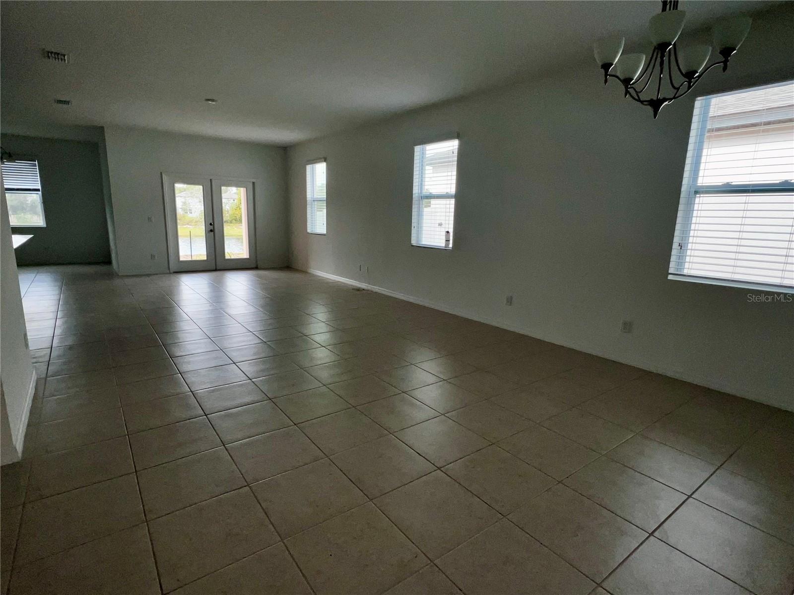 LINCOLN OAKS - Residential Lease