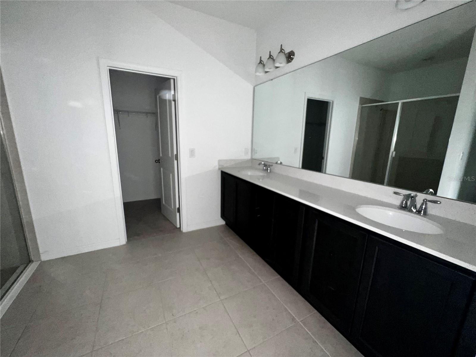 LINCOLN OAKS - Residential Lease