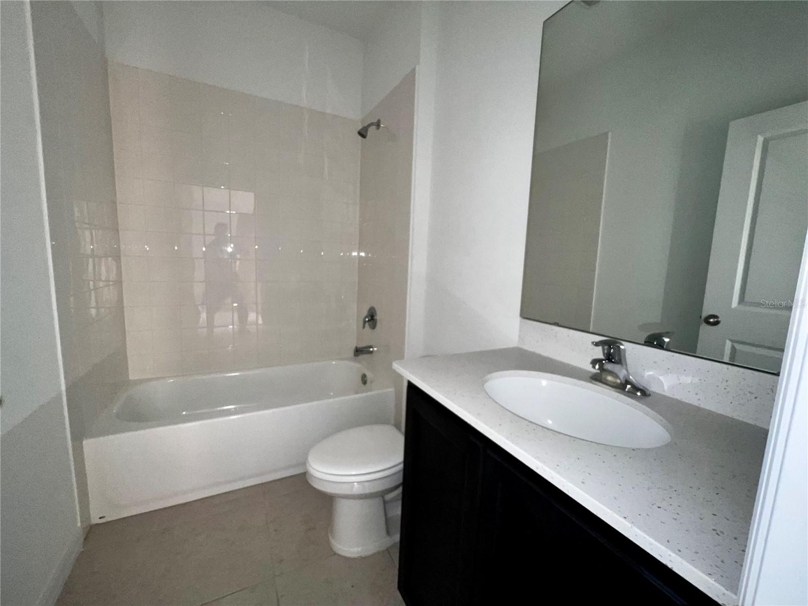 LINCOLN OAKS - Residential Lease