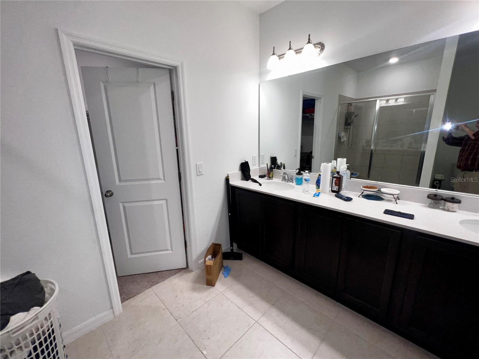 LINCOLN OAKS - Residential Lease