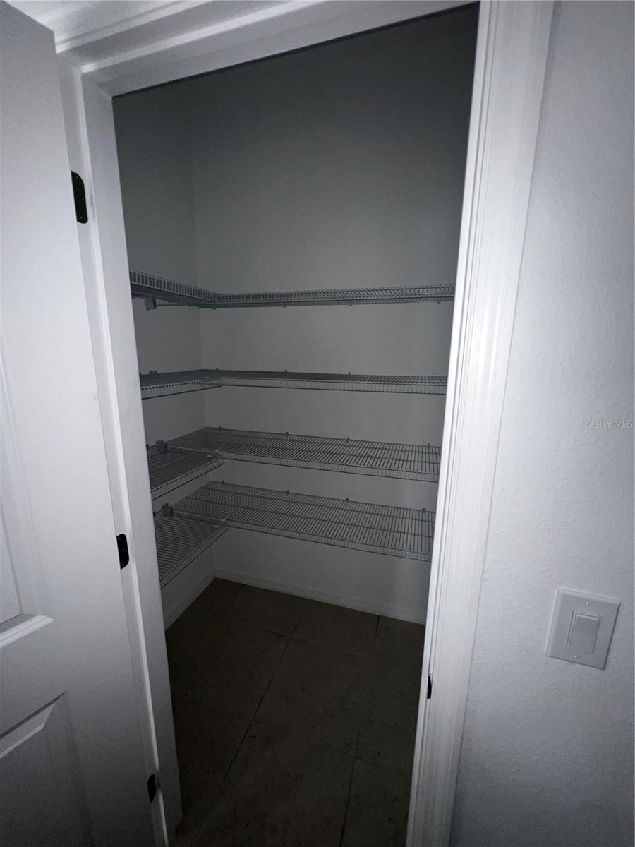 LINCOLN OAKS - Residential Lease