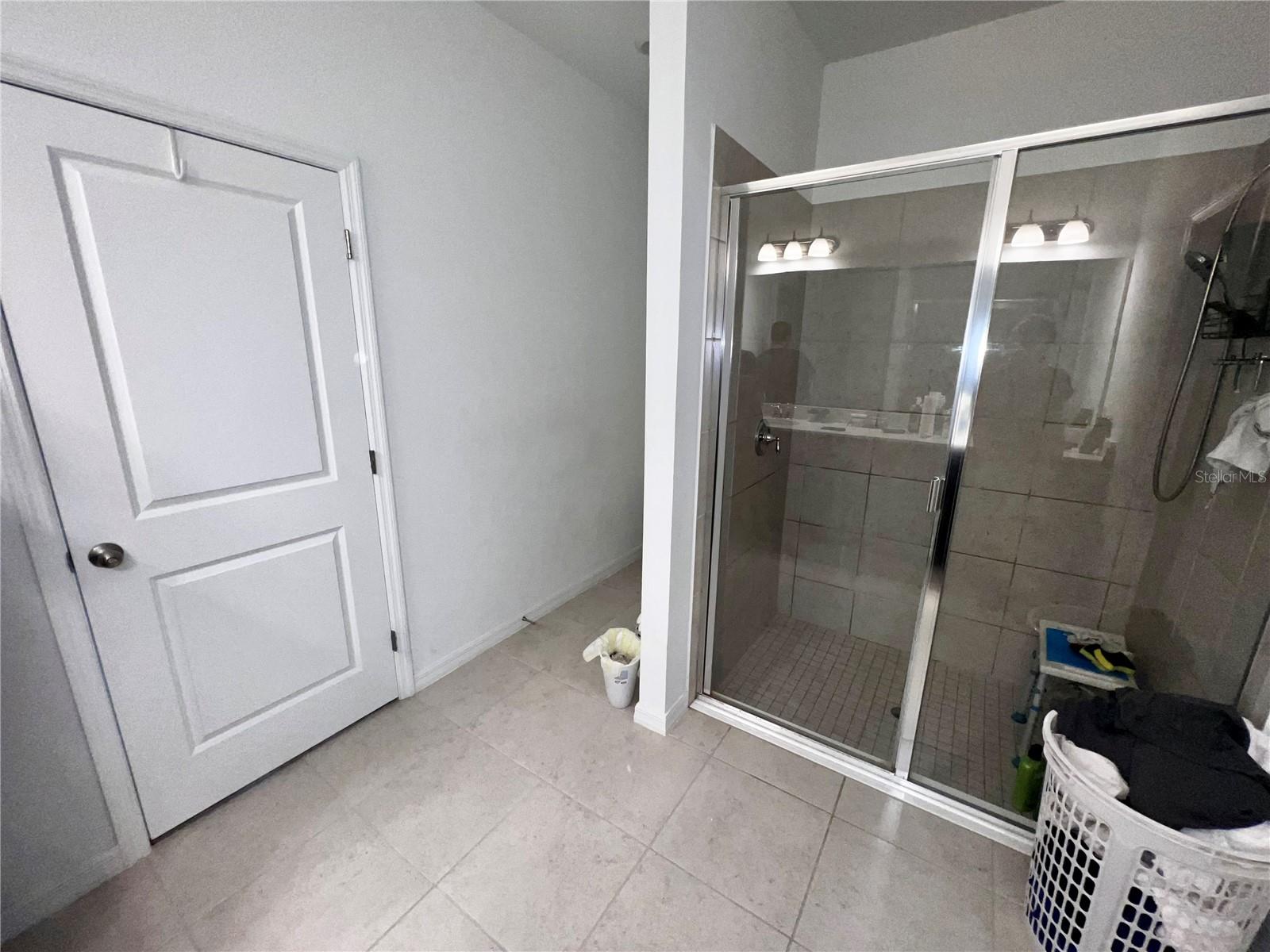 LINCOLN OAKS - Residential Lease