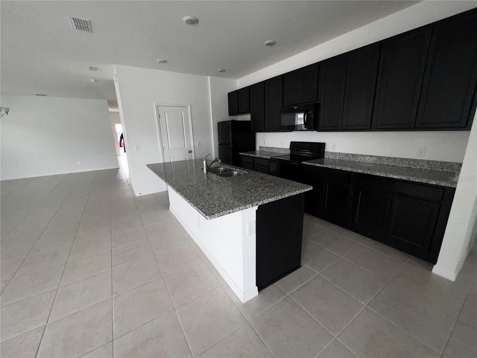 LINCOLN OAKS - Residential Lease