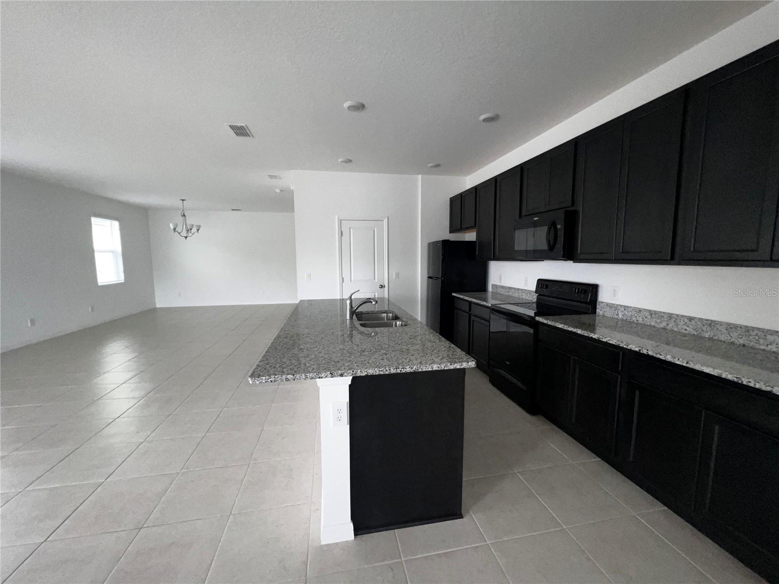 LINCOLN OAKS - Residential Lease