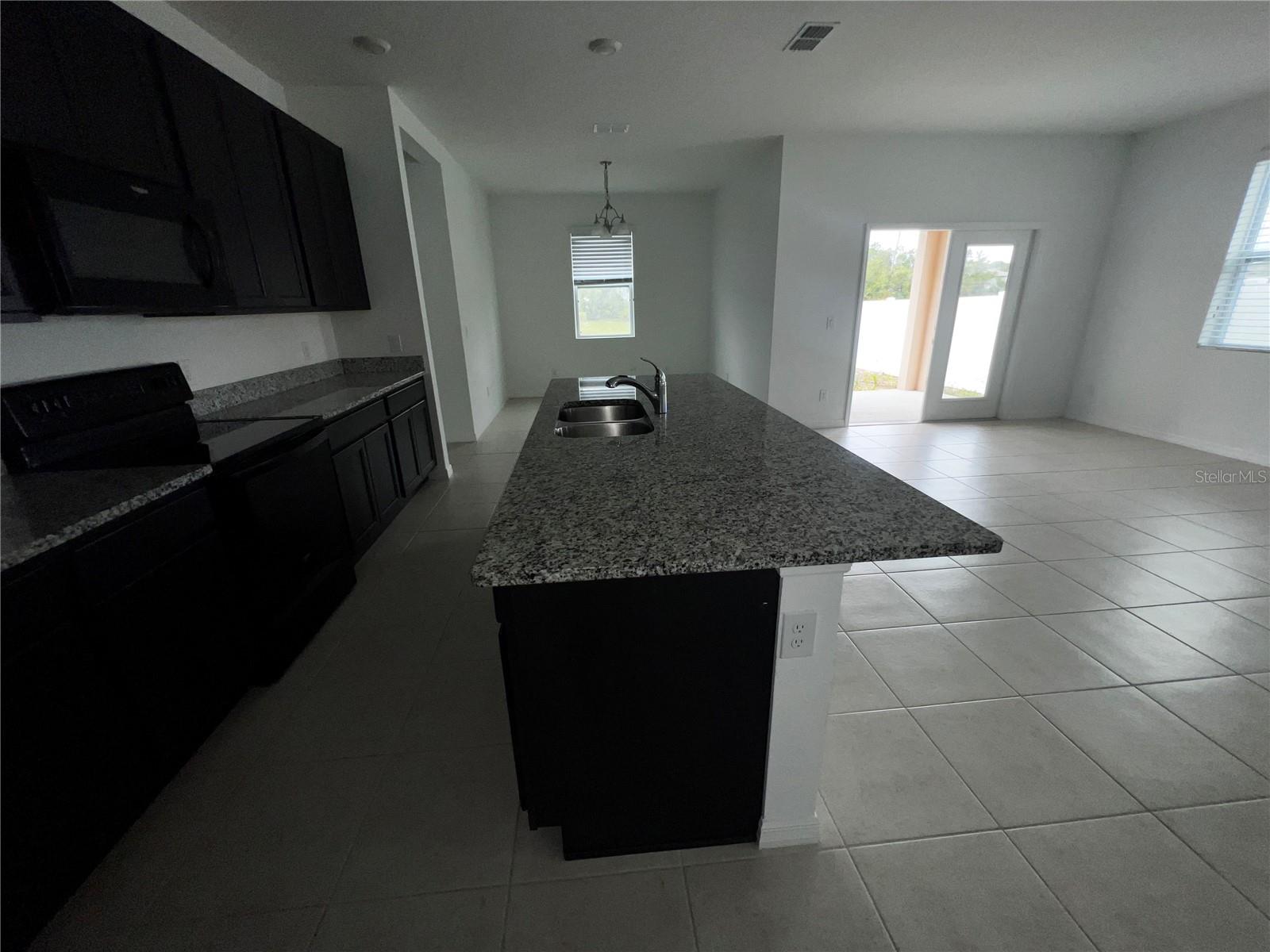 LINCOLN OAKS - Residential Lease