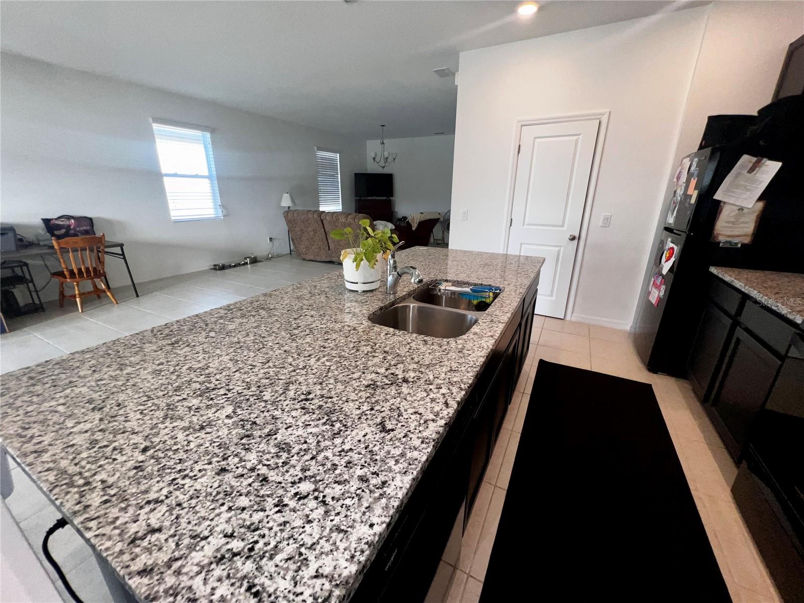 LINCOLN OAKS - Residential Lease