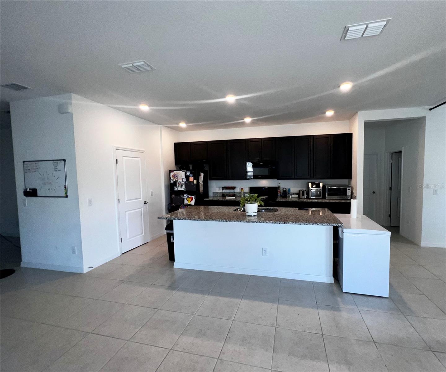 LINCOLN OAKS - Residential Lease