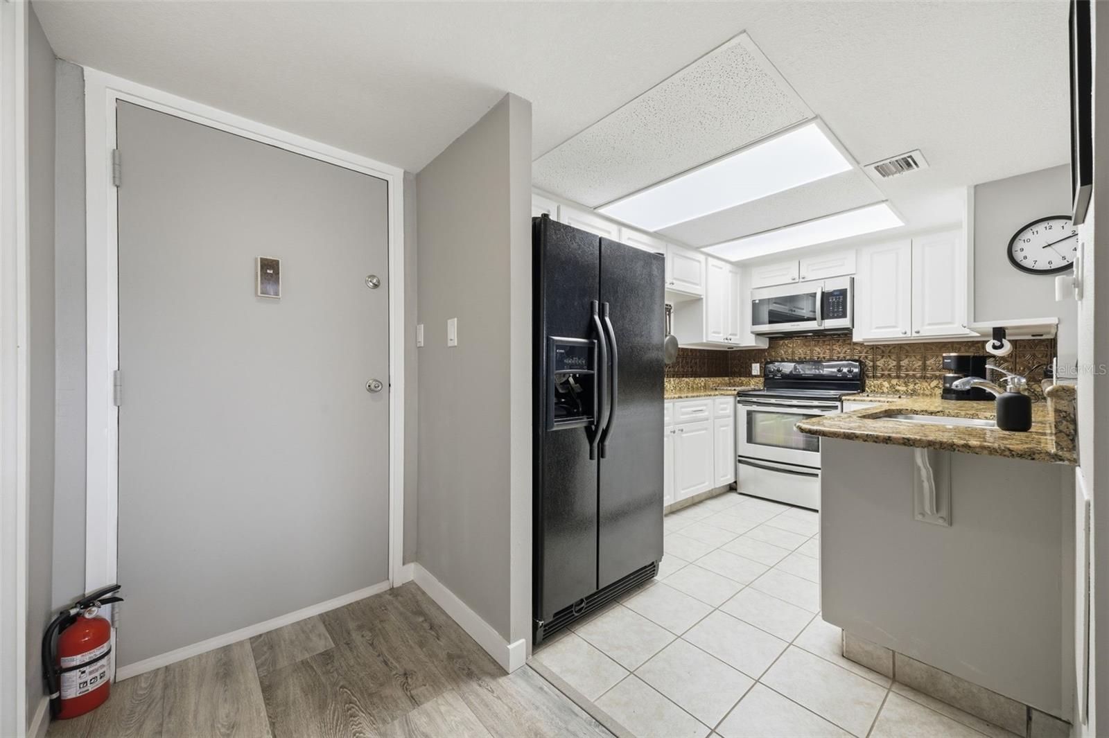 4141 BAYSHORE BOULEVARD 606