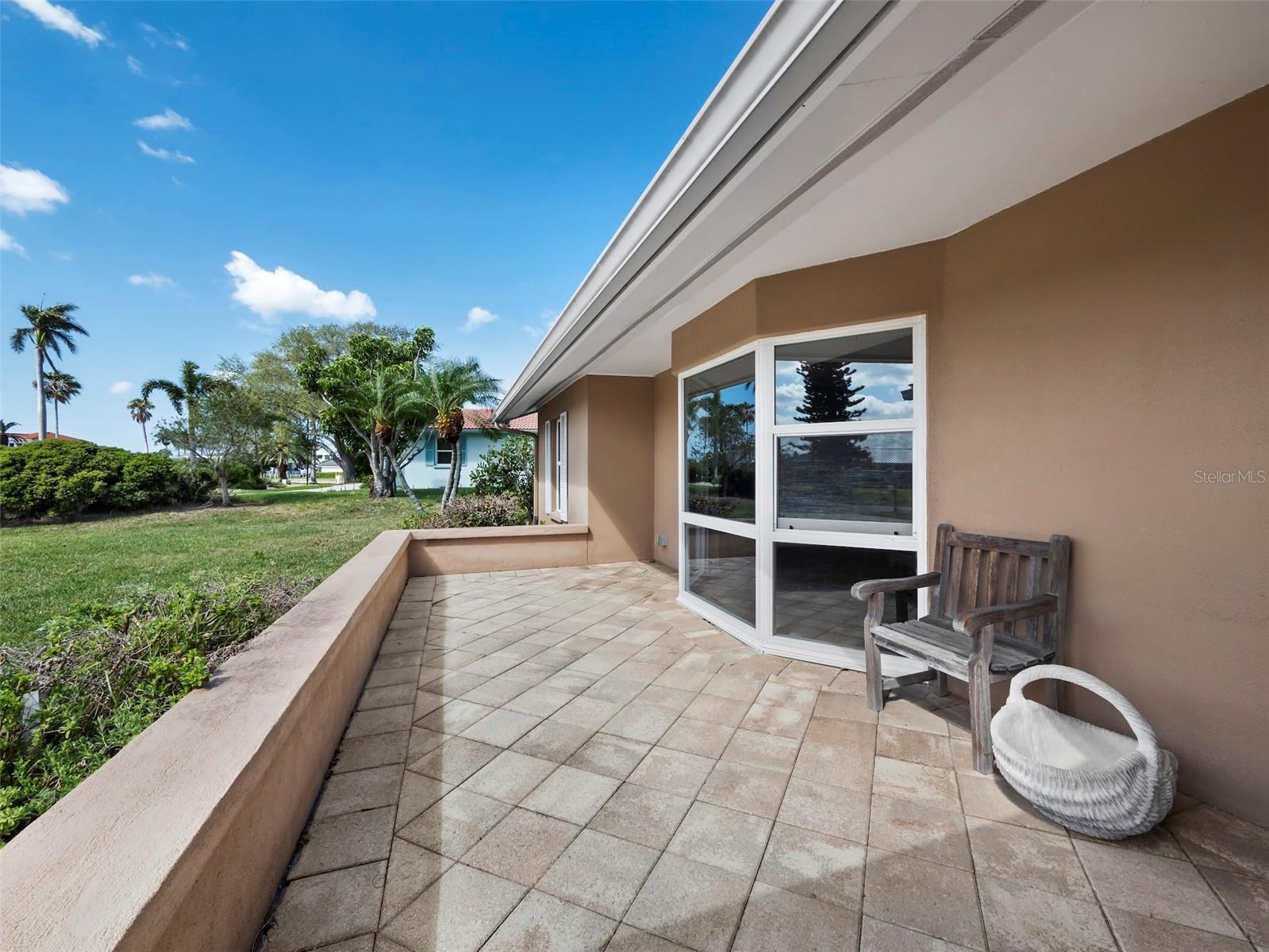 EMERALD HARBOR - Land