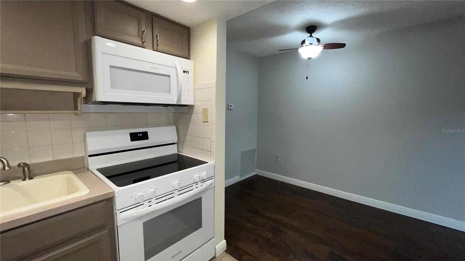 PATRICIAN OAKS - Residential