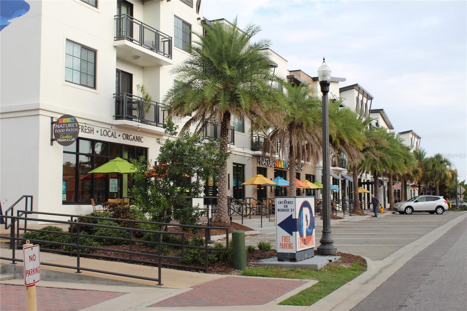 PATRICIAN OAKS - Residential