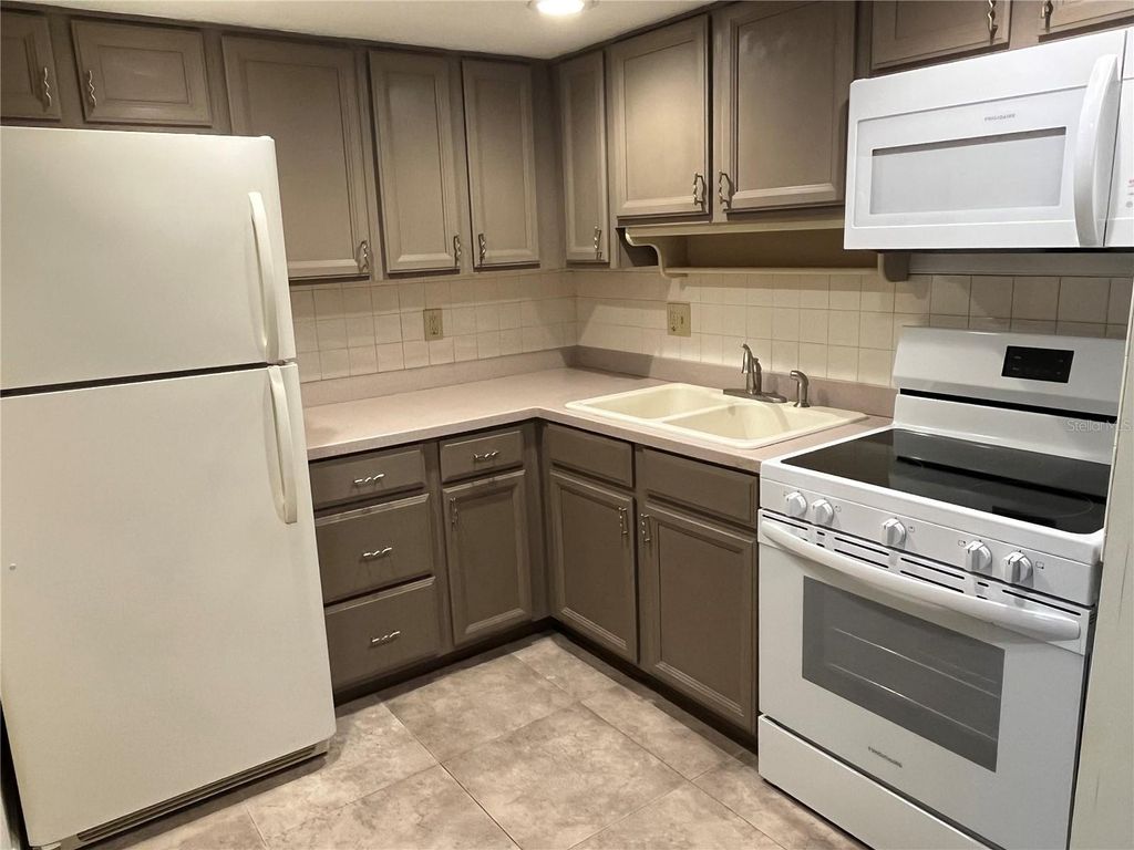 Photo of 870 Virginia Street #111, Dunedin, FL 34698 (MLS # TB8488034)