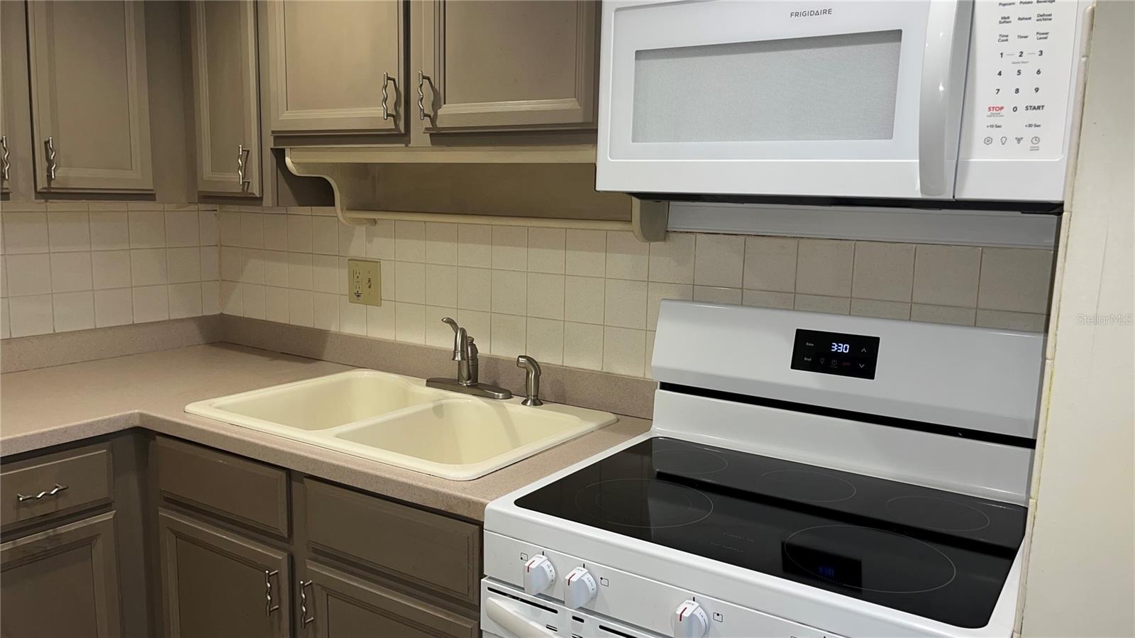 PATRICIAN OAKS - Residential