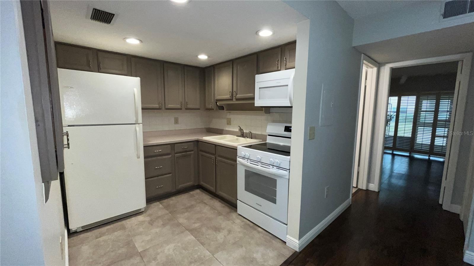 PATRICIAN OAKS - Residential