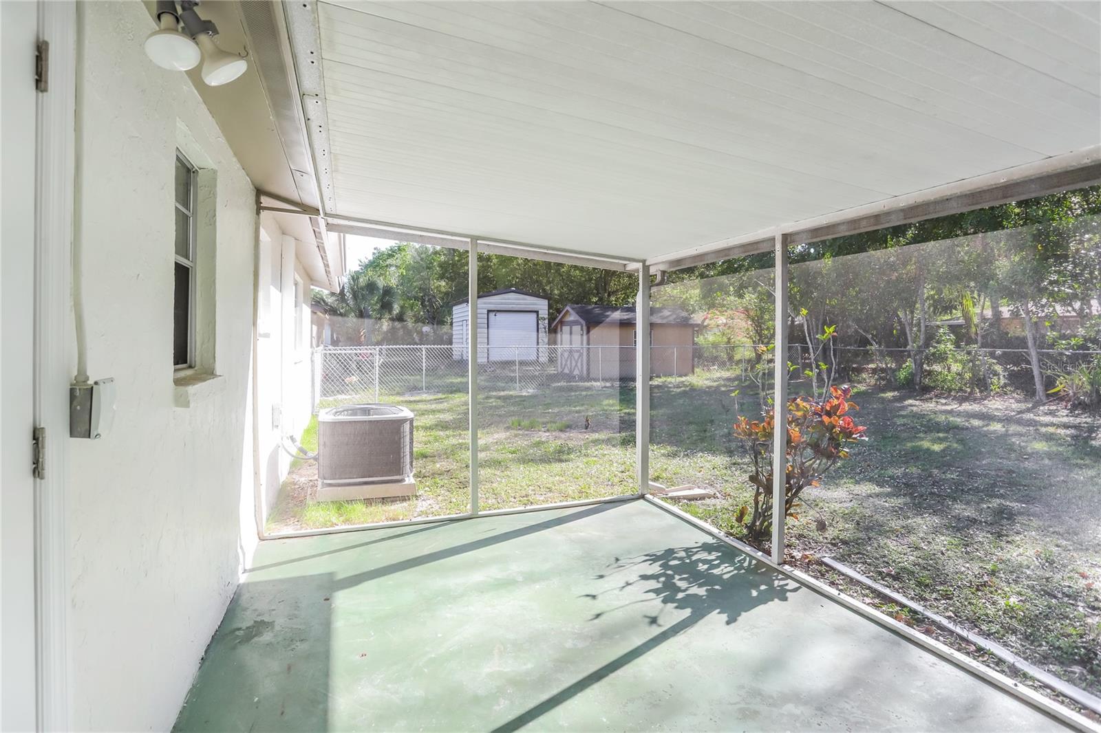 BRENTWOOD ESTS UNIT 4 - Residential Lease