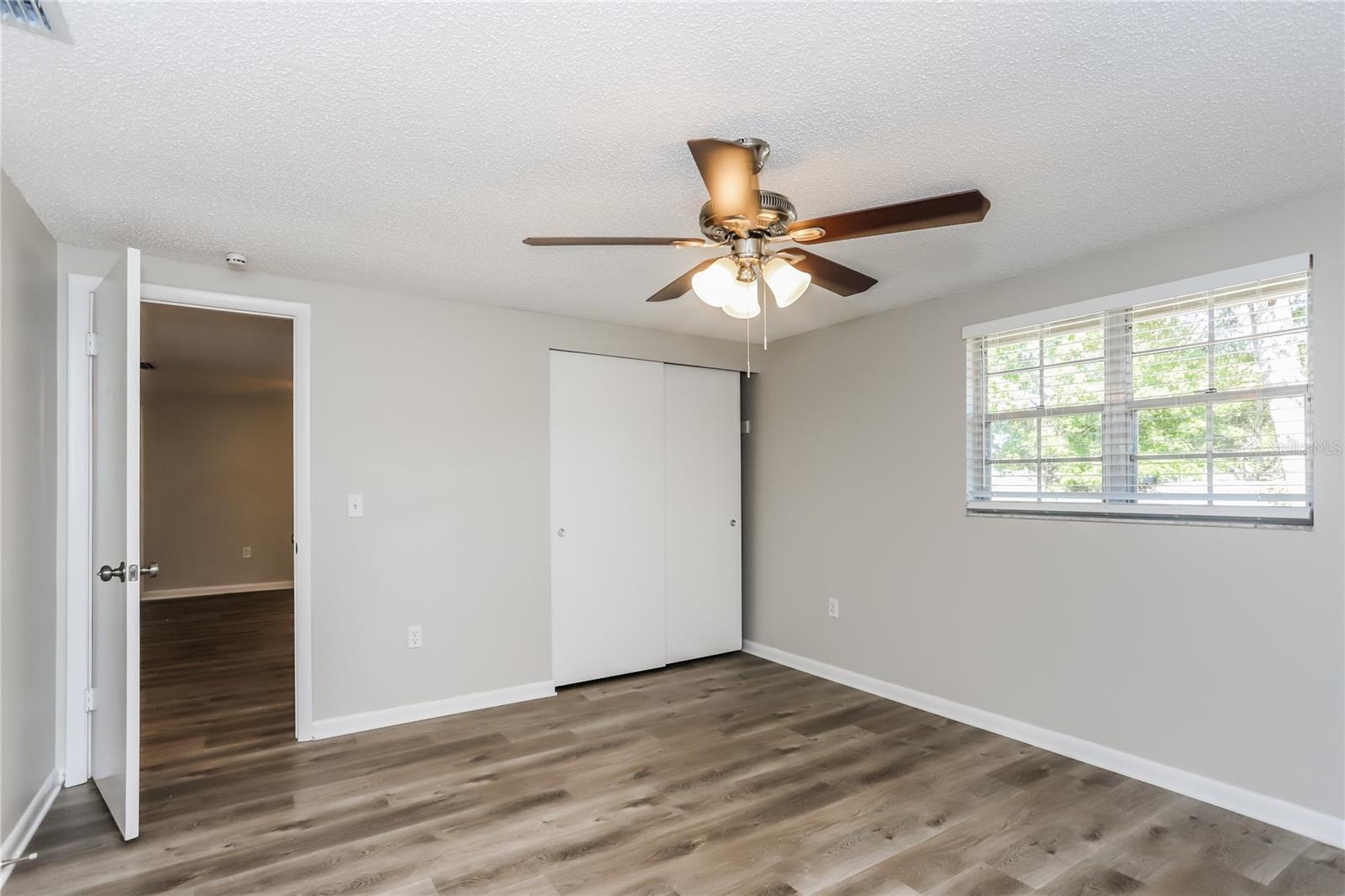 BRENTWOOD ESTS UNIT 4 - Residential Lease