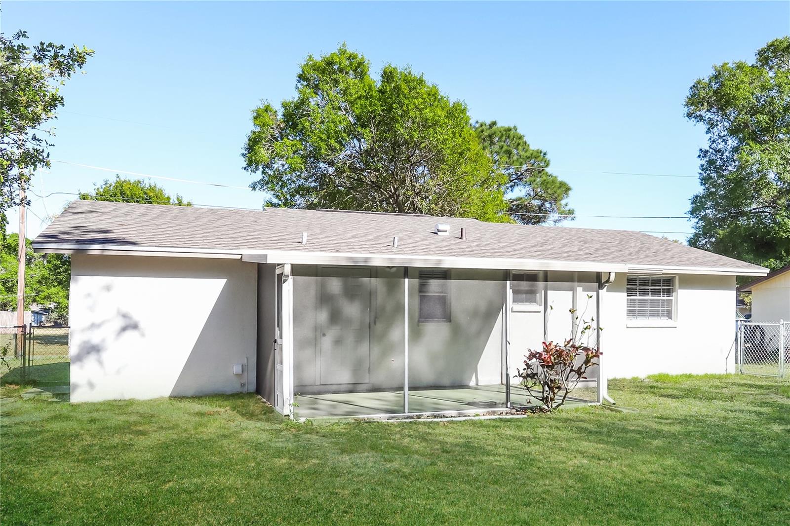 BRENTWOOD ESTS UNIT 4 - Residential Lease