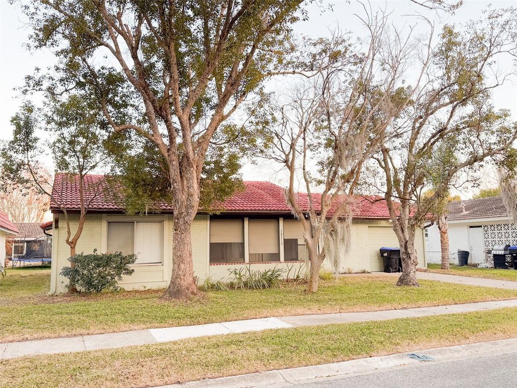 Photo of 10319 Matchlock Drive, Orlando, FL 32821 (MLS # O6382848)