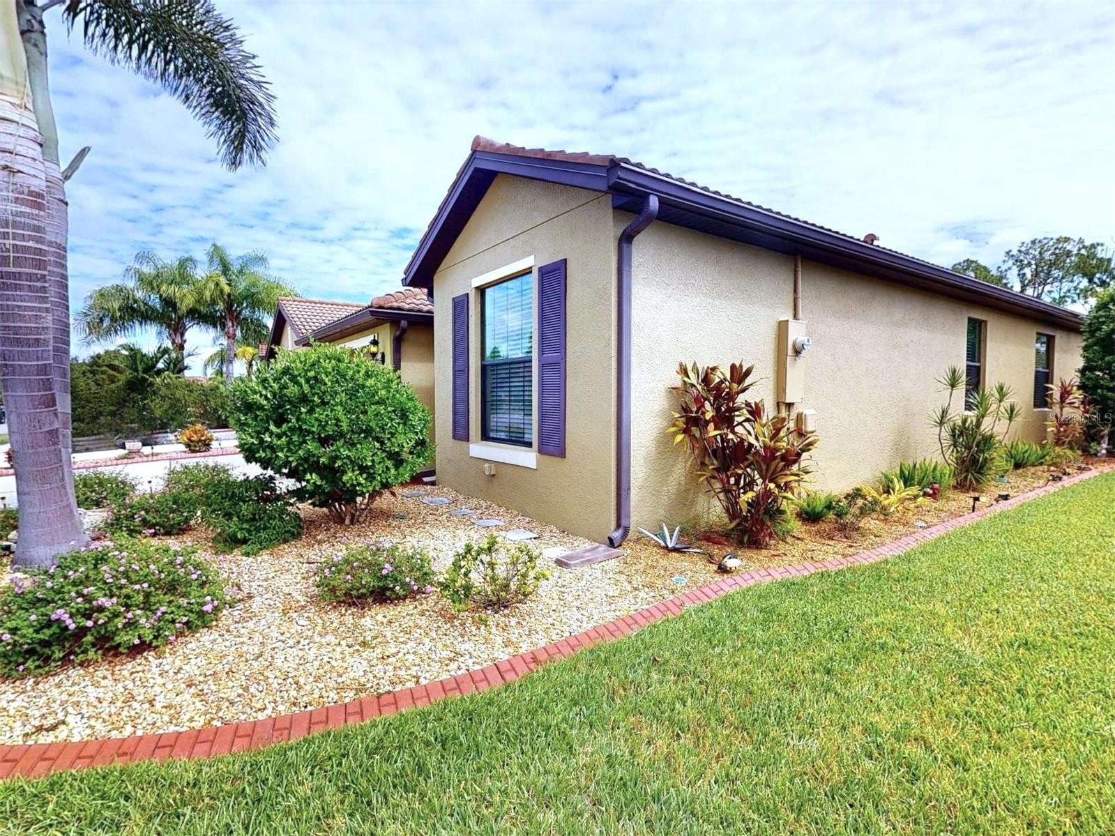2444 DAISY DRIVE