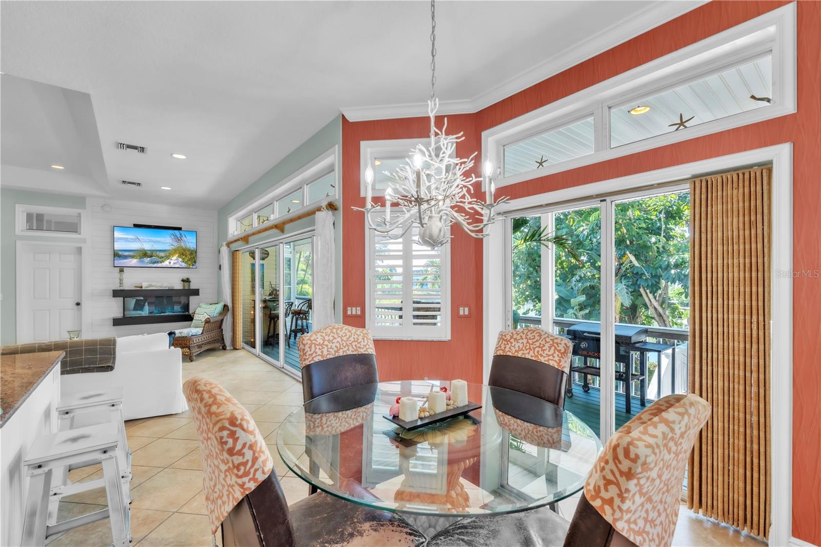 LUANA ISLES 1ST ADD - Residential