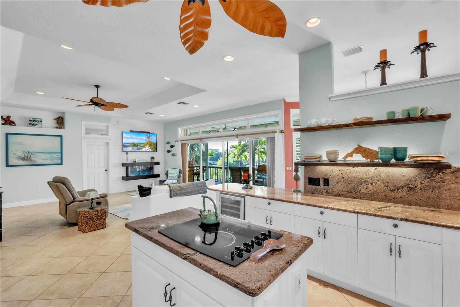 LUANA ISLES 1ST ADD - Residential