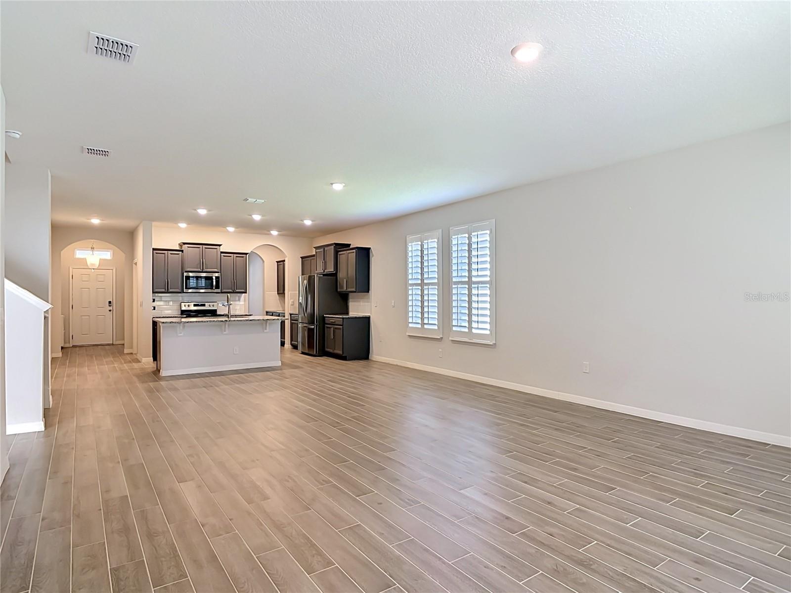 VICTORIA OAKS - Residential