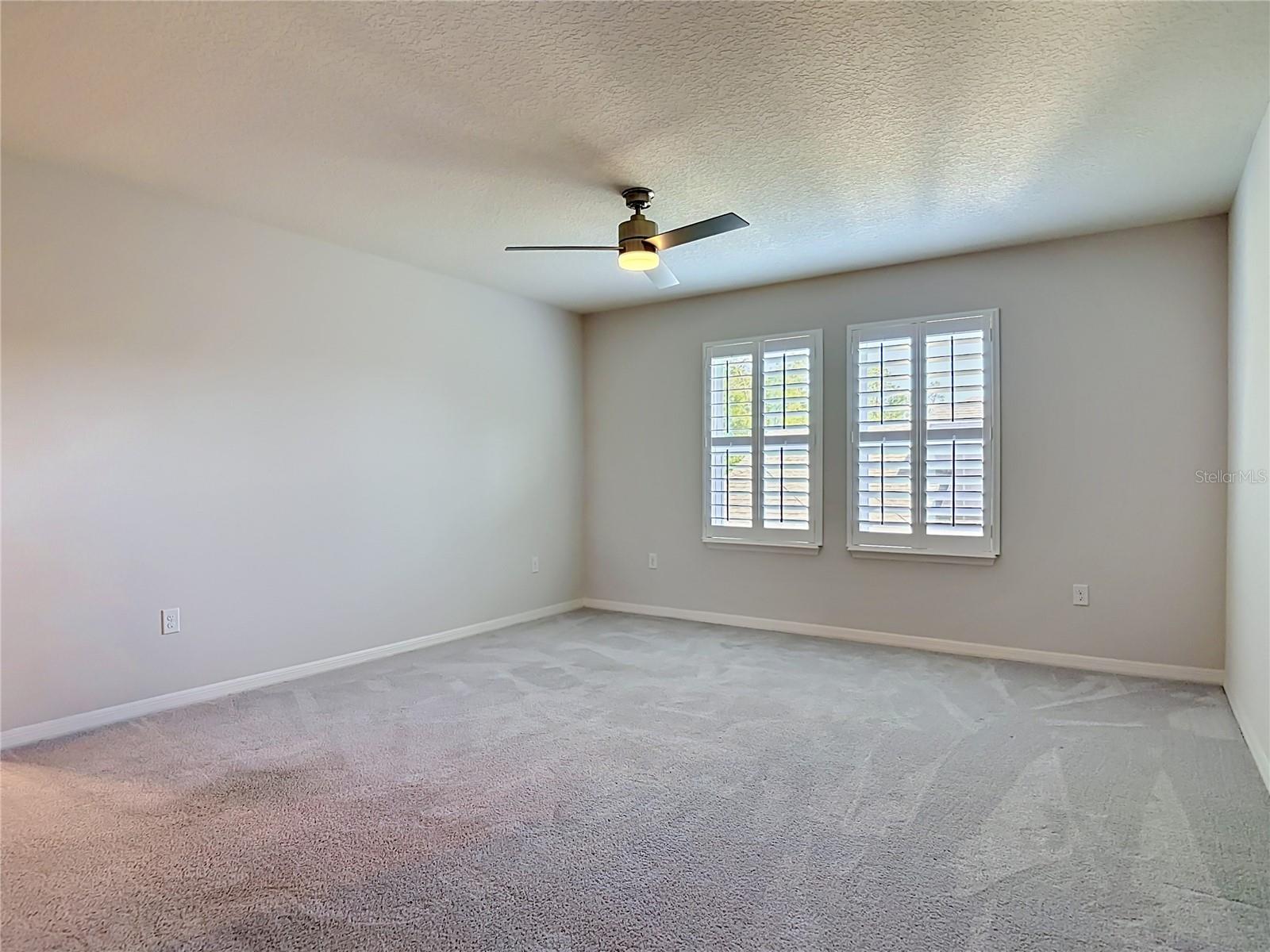 VICTORIA OAKS - Residential