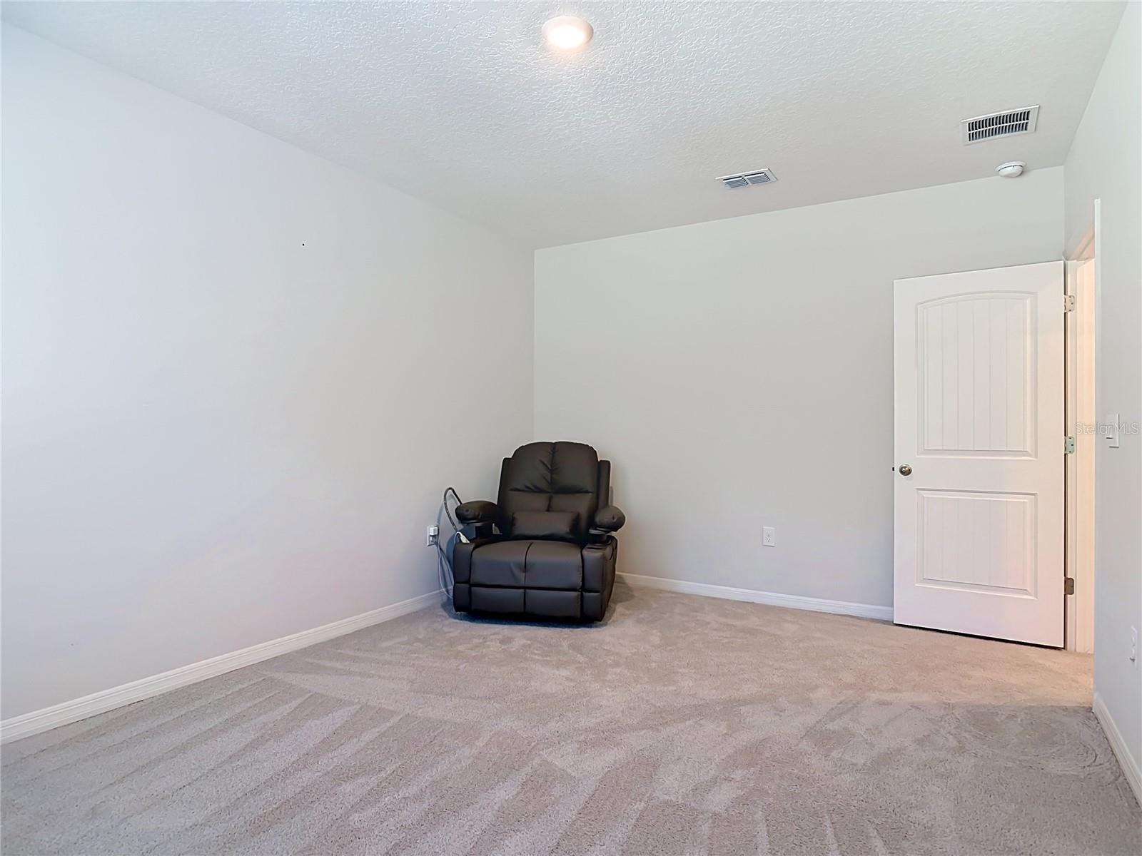 VICTORIA OAKS - Residential