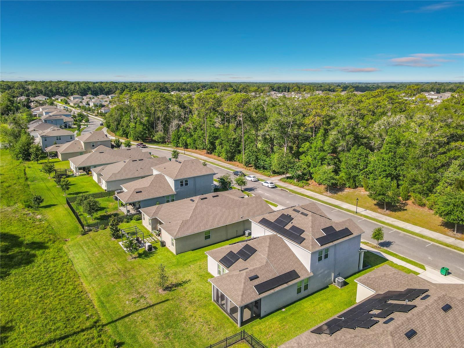 VICTORIA OAKS - Residential